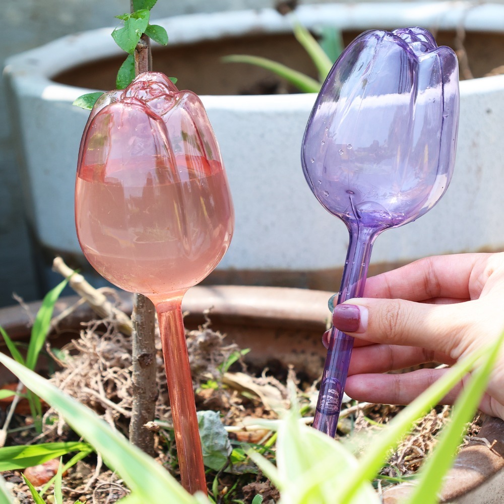 Self Watering Insert - อุปกรณ์รดน้ำต้นไม้แบบหยดน้ำอัตโนมัติ 4/1 ชิ้น ทรงดอกทิวลิป ทำจากพลาสติก สำหรับรดน้ำต้นไม้แบบไม่ต้องใช้มือ